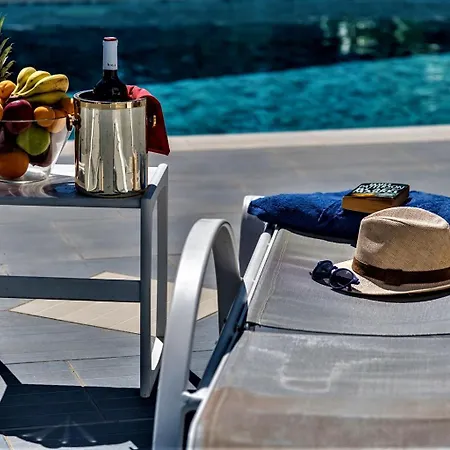 Xenos 1 With Private Swimming Pool Near The Sea *