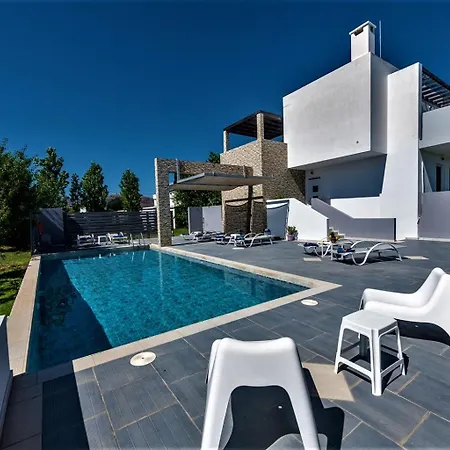 Xenos 1 With Private Swimming Pool Near The Sea