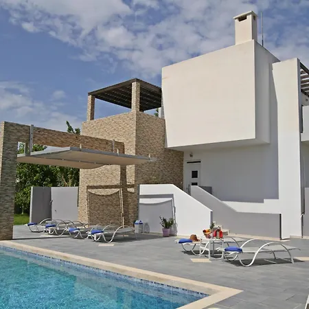 Xenos 1 With Private Swimming Pool Near The Sea Tigaki
