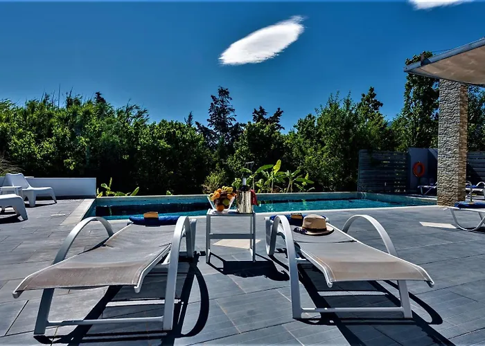 Xenos 1 With Private Swimming Pool Near The Sea Tigaki