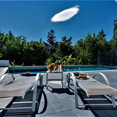 Xenos 1 With Private Swimming Pool Near The Sea Tigaki