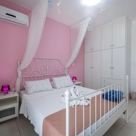 Villa Xenos 1 With Private Swimming Pool, Near The Sea