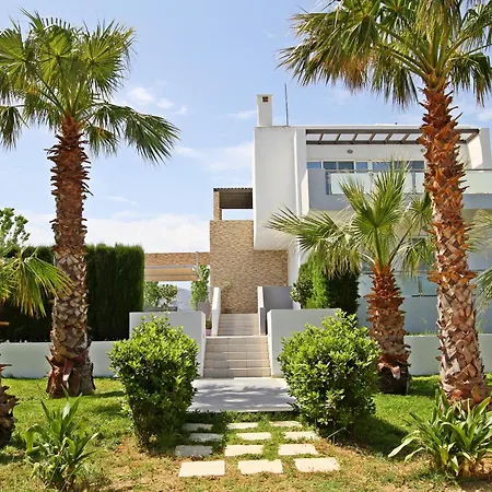 Xenos 1 With Private Swimming Pool, Near The Sea Villa Tigaki