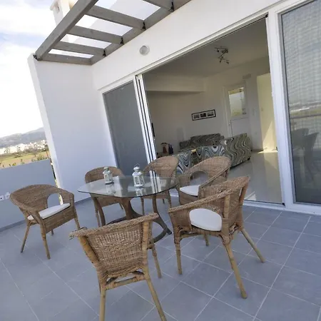 Xenos 1 With Private Swimming Pool, Near The Sea *