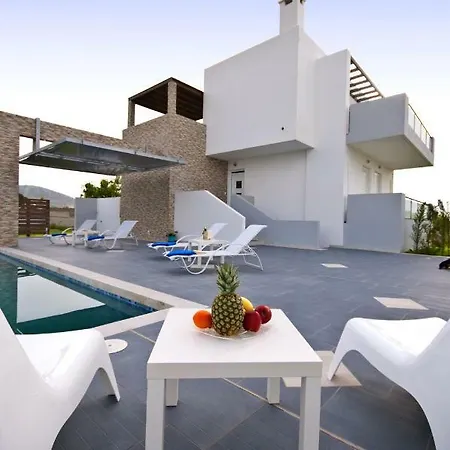 Villa Xenos 1 With Private Swimming Pool, Near The Sea