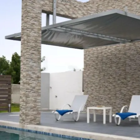 Xenos 1 With Private Swimming Pool, Near The Sea *
