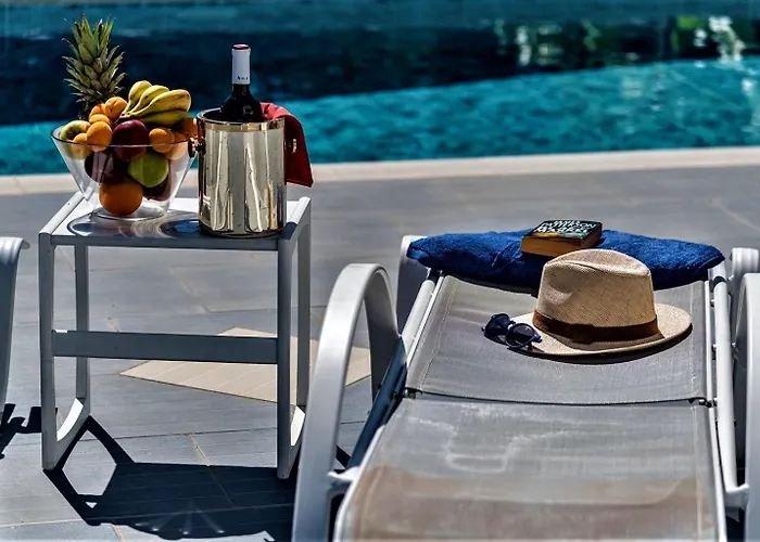 Xenos 1 With Private Swimming Pool Near The Sea *