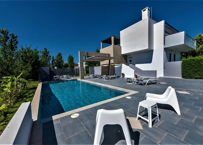 Xenos 1 With Private Swimming Pool Near The Sea