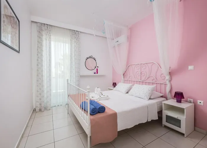 Xenos 1 With Private Swimming Pool Near The Sea