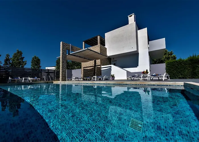 Xenos 1 With Private Swimming Pool Near The Sea