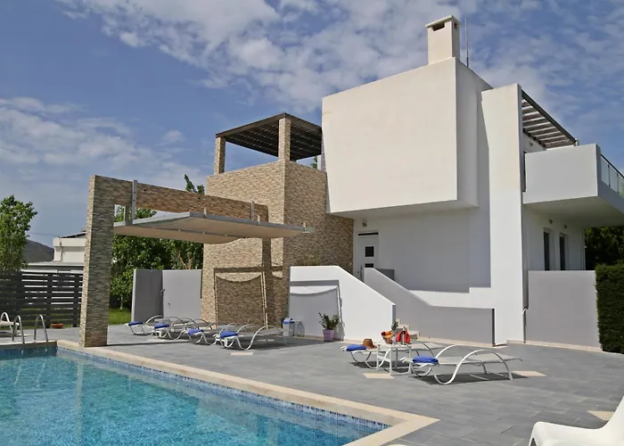 Xenos 1 With Private Swimming Pool Near The Sea Tigaki