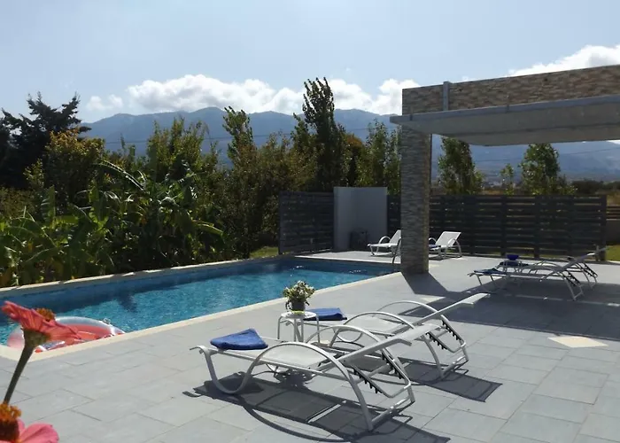 Villa Xenos 1 With Private Swimming Pool Near The Sea *